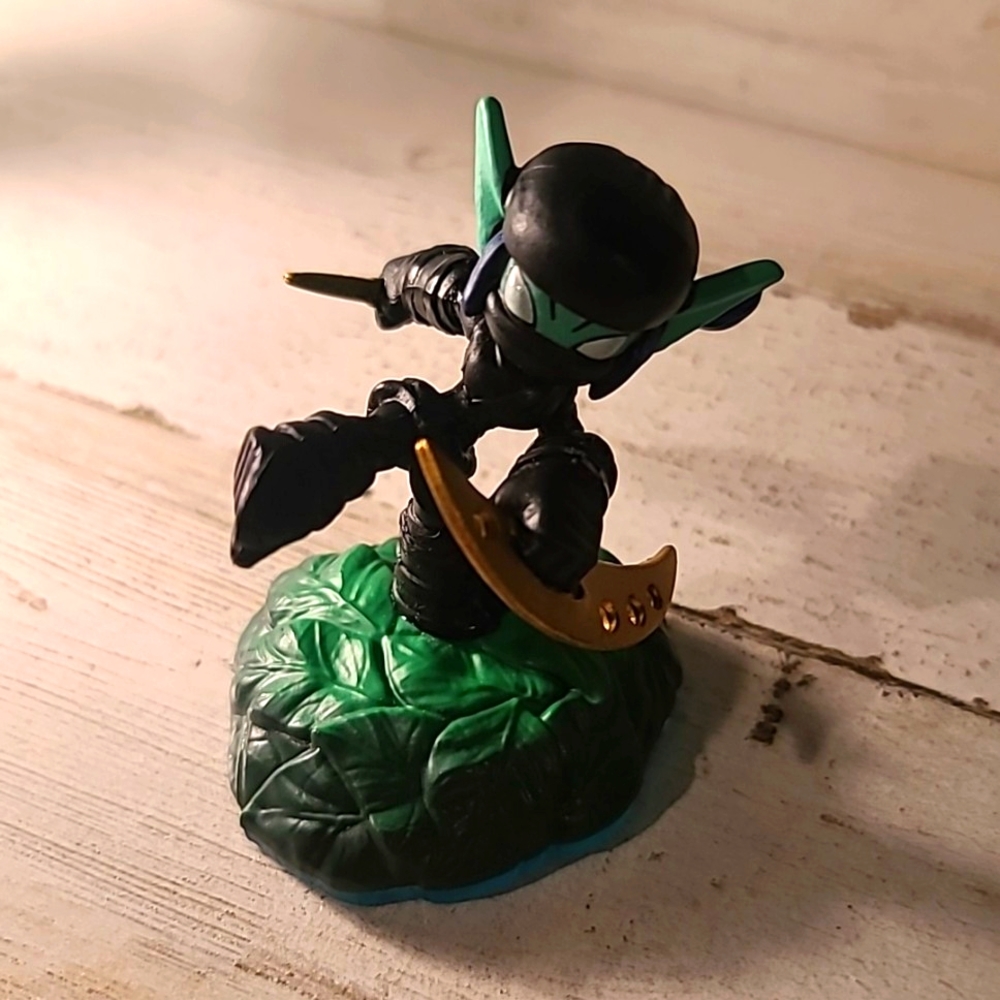 Dark Stealth Elf Skylanders 2013 Swap Force Activision [ Read Details ]